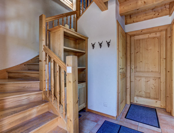 _AJP3339And8more2019-12-outdoor-chalet-sun20200908